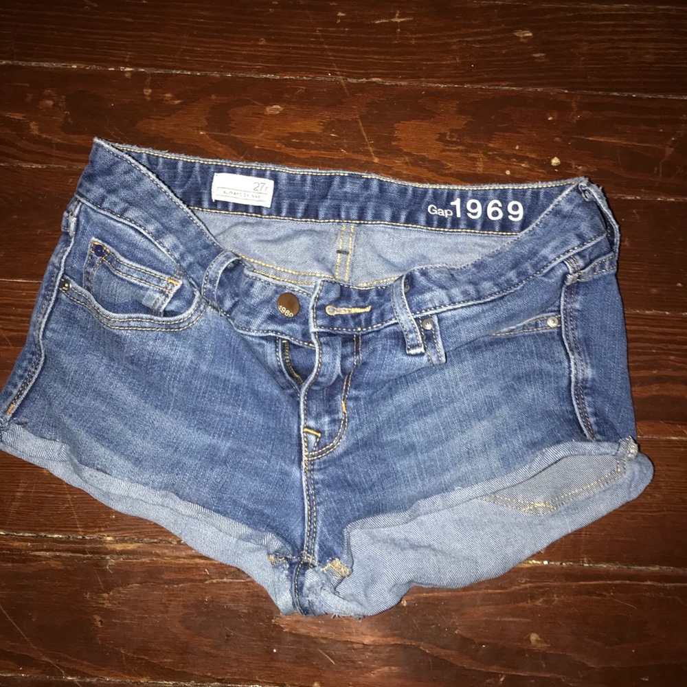 Gap shorts